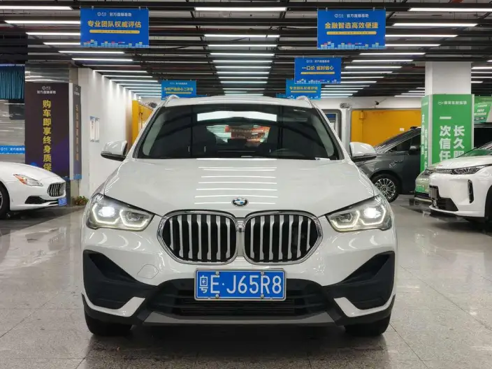BMW X1 2022 Model sDrive25Li Leading Model – фото 2