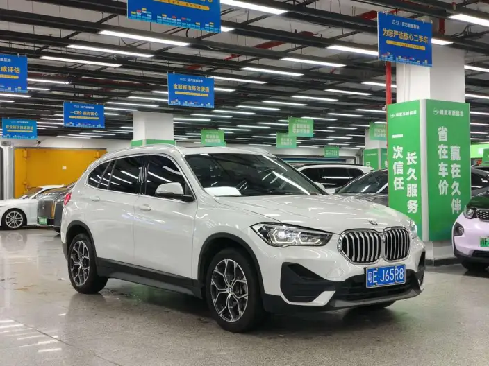 BMW X1 2022 Model sDrive25Li Leading Model – фото 3