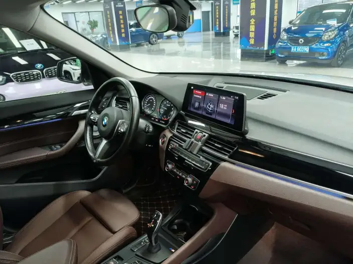BMW X1 2022 Model sDrive25Li Leading Model – фото 7