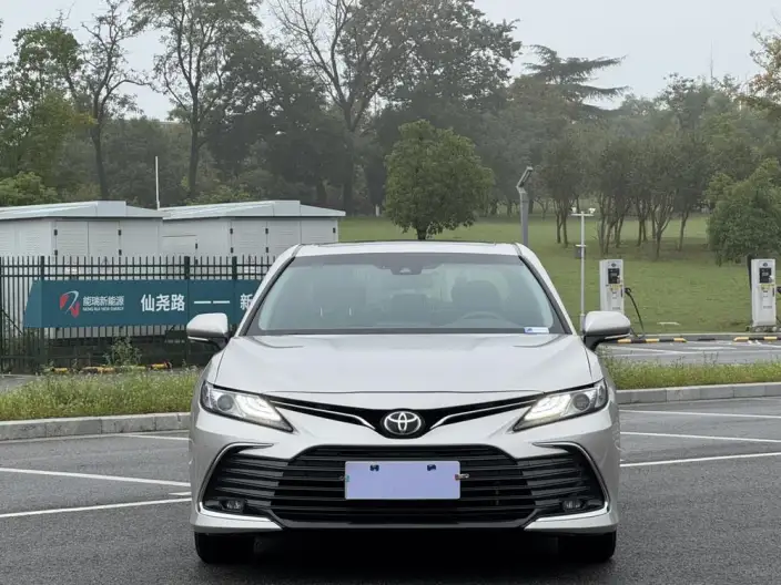 Toyota Camry 2021 Model 2.0G Deluxe Edition