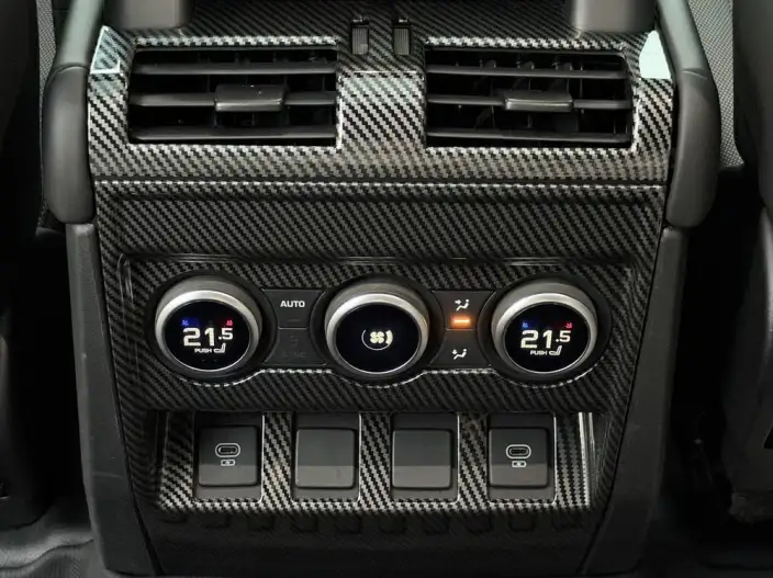 Land Rover Defender 2023 Model 110 3.0T P400 X-Dynamic HSE – фото 7