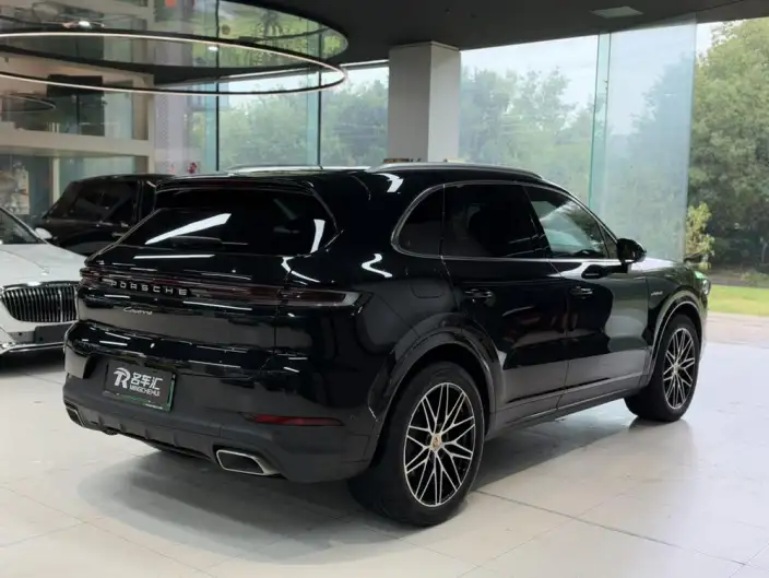 Cayenne E-Hybrid 2025 Model Cayenne E-Hybrid 2.0T