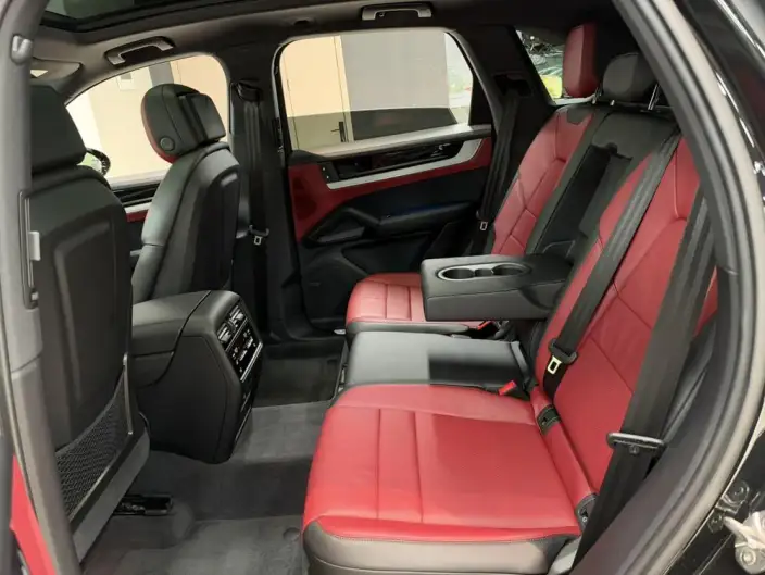 Cayenne E-Hybrid 2025 Model Cayenne E-Hybrid 2.0T – фото 8