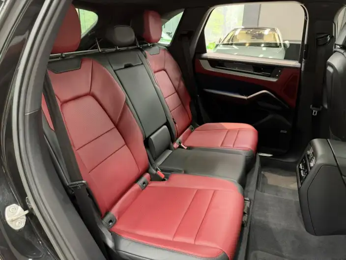 Cayenne E-Hybrid 2025 Model Cayenne E-Hybrid 2.0T – фото 9