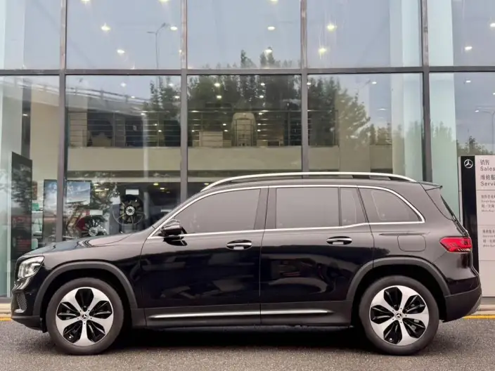 Mercedes-Benz GLB 2023 Model GLB 220 Fashion Model – фото 3