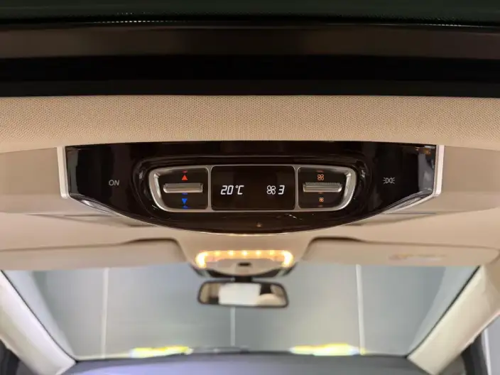 Mercedes-Benz V-Class 2022 Model V 260 Premium Edition – фото 6