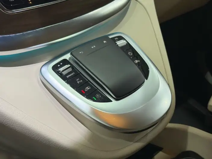 Mercedes-Benz V-Class 2022 Model V 260 Premium Edition – фото 10