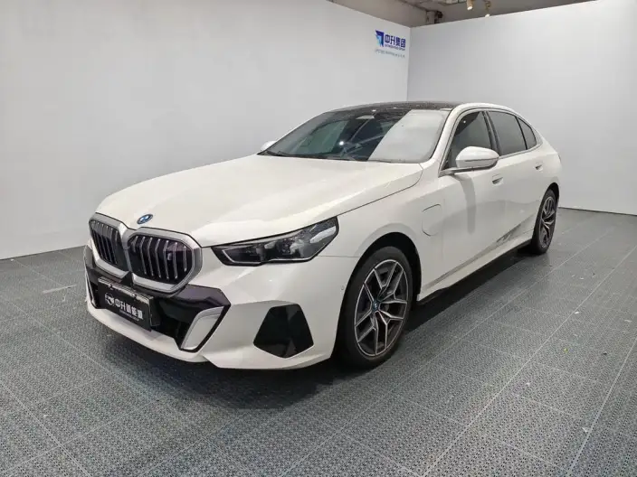 BMW i5 2024 Model eDrive35L Exclusive Model Luxury Set – фото 1