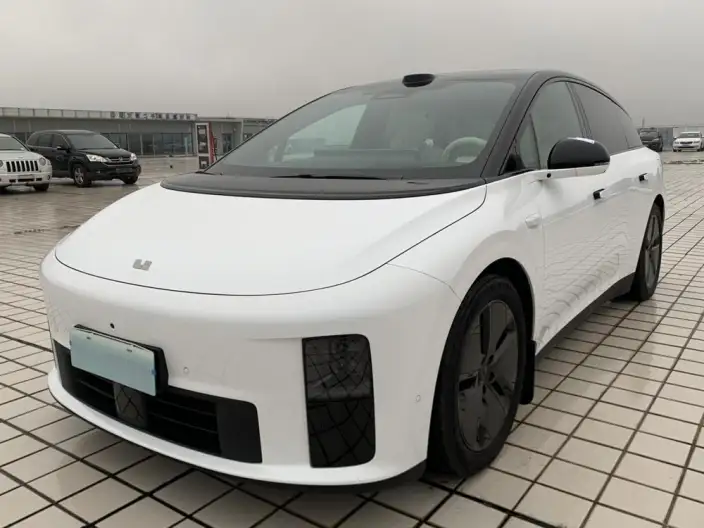 Li Auto i6 2025 Model 2WD Standard Edition