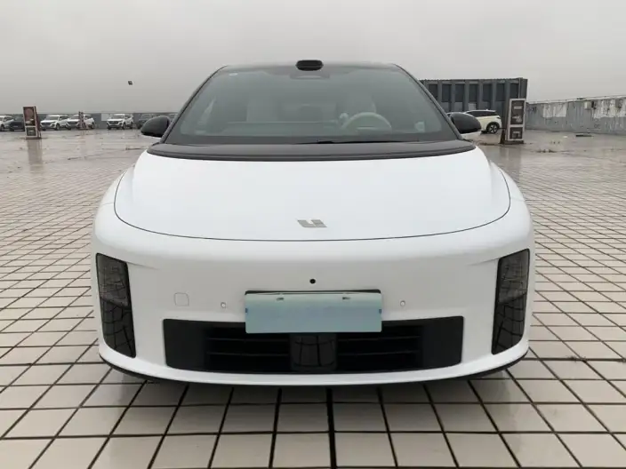 Li Auto i6 2025 Model 2WD Standard Edition