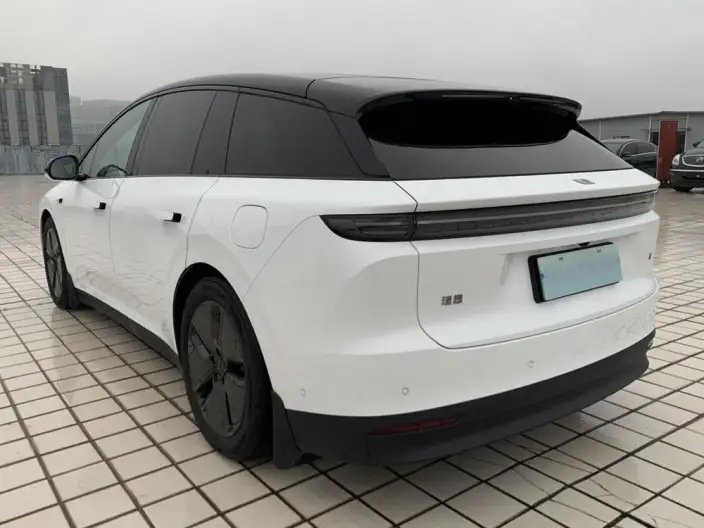 Li Auto i6 2025 Model 2WD Standard Edition