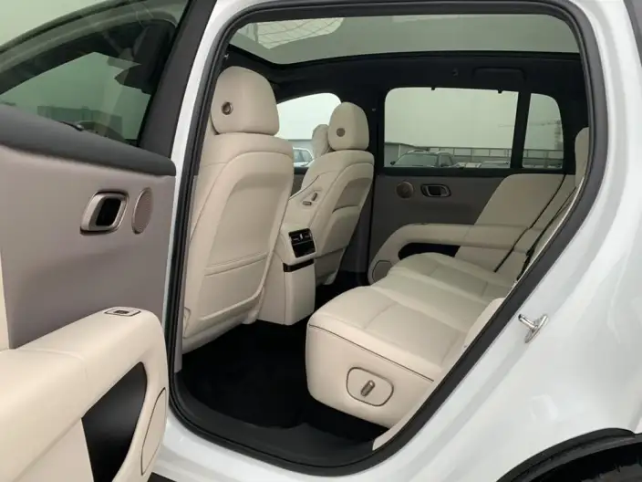 Li Auto i6 2025 Model 2WD Standard Edition – фото 9