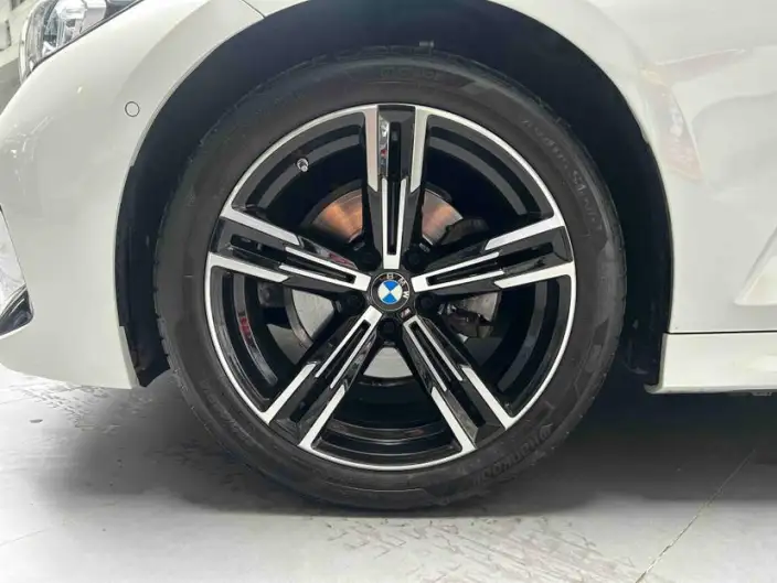 BMW 3 Series 2023 Model 325i M Sports Set – фото 10