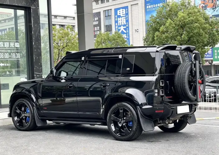 Land Rover Defender 2023 Model 110 5.0T V8