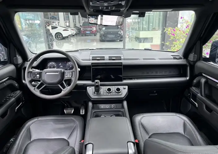 Land Rover Defender 2023 Model 110 5.0T V8 – фото 7