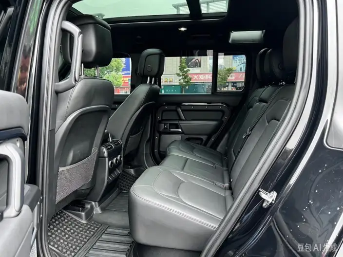 Land Rover Defender 2023 Model 110 5.0T V8 – фото 9