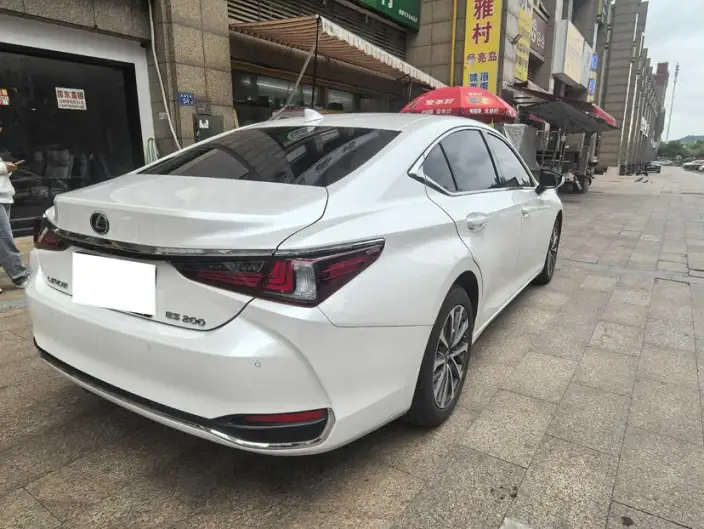 Lexus ES 2022 Model 200 Superior Edition