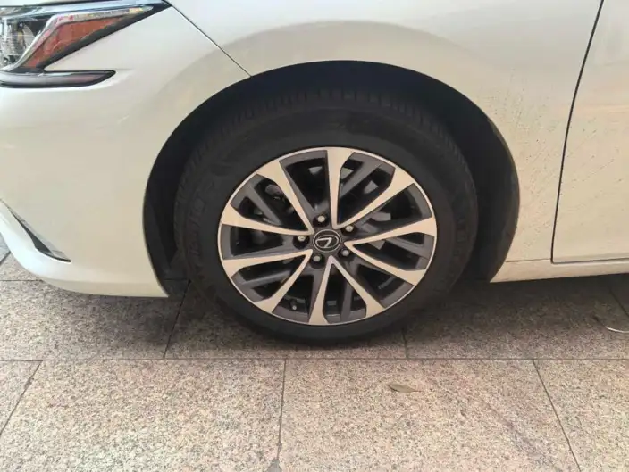 Lexus ES 2022 Model 200 Superior Edition