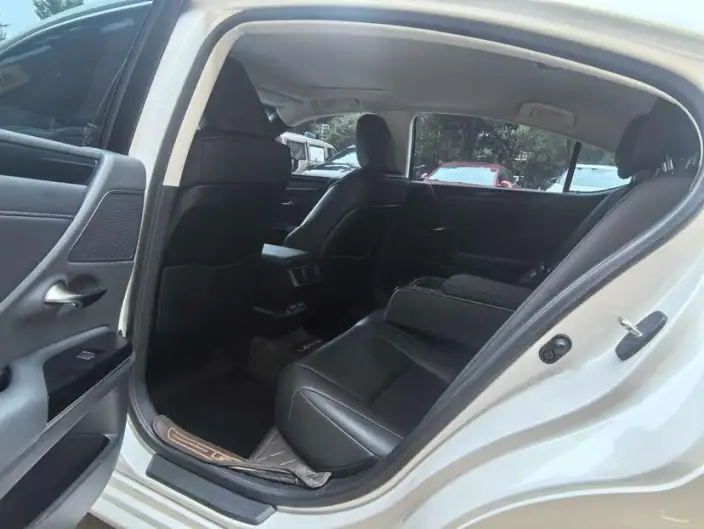 Lexus ES 2022 Model 200 Superior Edition – фото 8