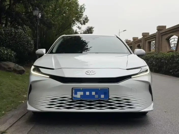 Toyota Camry 2024 Model Hybrid 2.0HGVP Deluxe Edition
