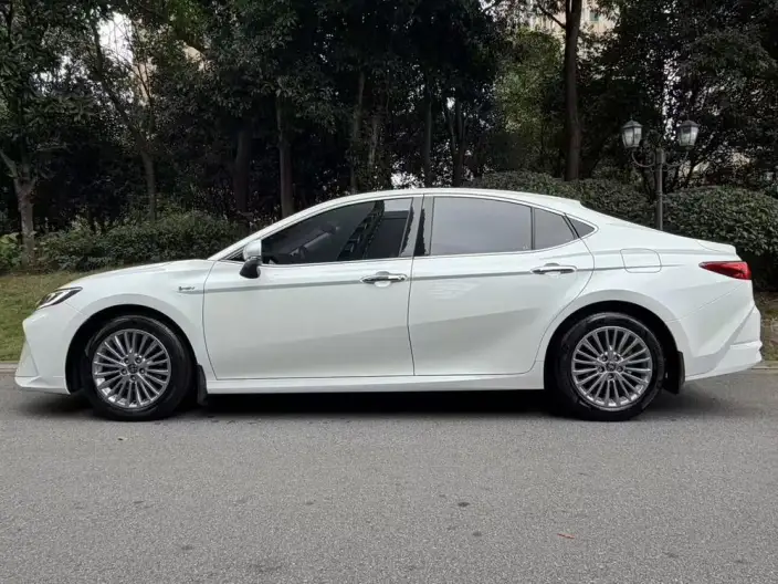 Toyota Camry 2024 Model Hybrid 2.0HGVP Deluxe Edition