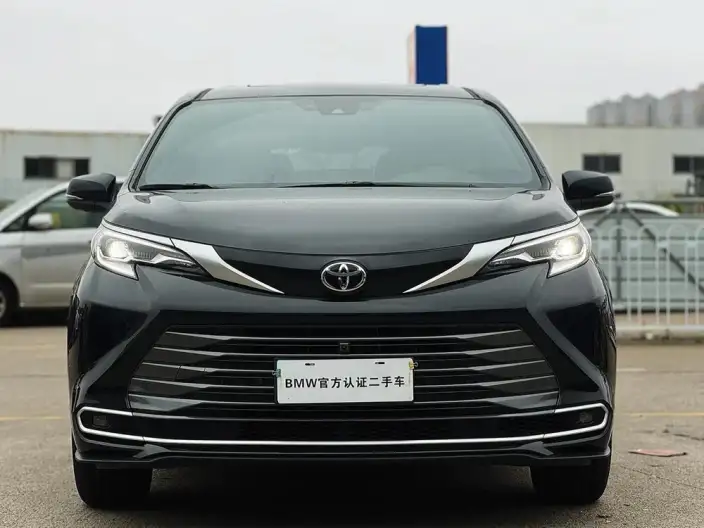Toyota Sienna 2026 Model Hybrid 2.5L 4WD Premium Edition