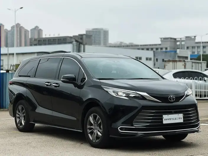 Toyota Sienna 2026 Model Hybrid 2.5L 4WD Premium Edition