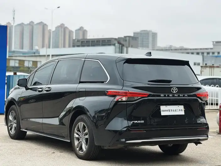 Toyota Sienna 2026 Model Hybrid 2.5L 4WD Premium Edition