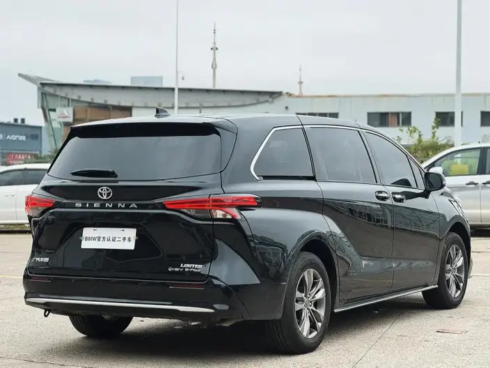 Toyota Sienna 2026 Model Hybrid 2.5L 4WD Premium Edition – фото 6
