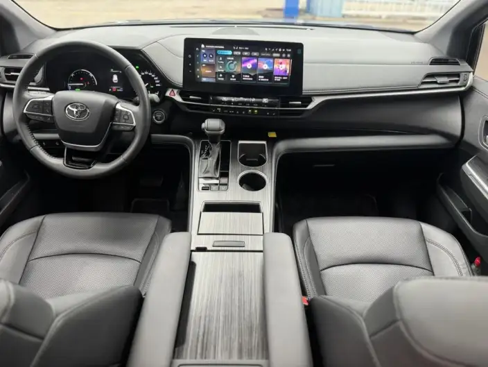 Toyota Sienna 2026 Model Hybrid 2.5L 4WD Premium Edition – фото 10