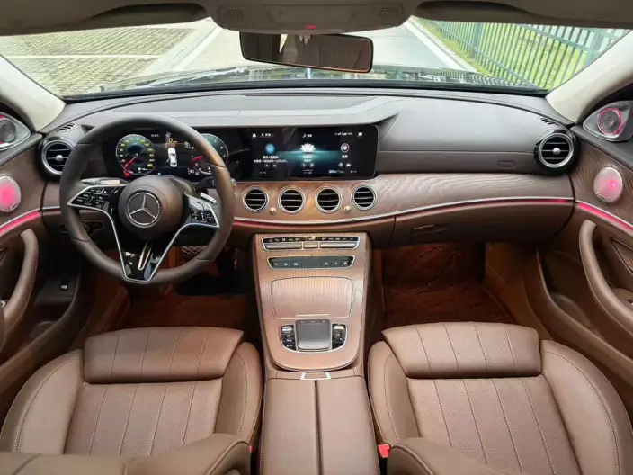 Mercedes-Benz E-Class 2023 Model E 260 L sedan – фото 6