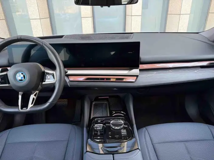 BMW i5 2025 Model eDrive40L M Sports Set – фото 8