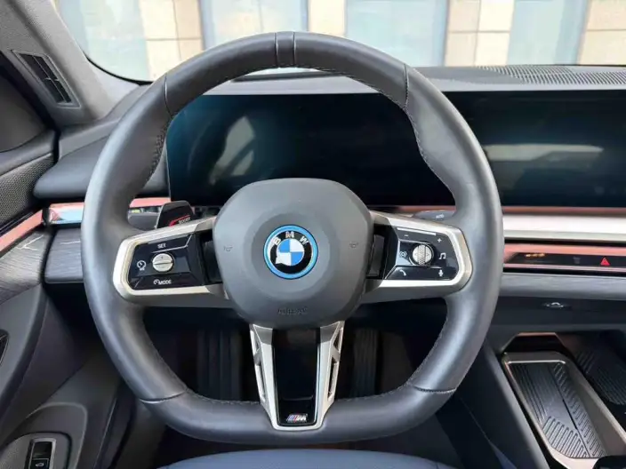 BMW i5 2025 Model eDrive40L M Sports Set – фото 10