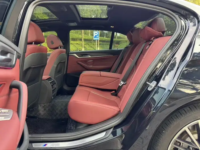 BMW 5 Series 2023 Model 530Li Leading Model M Sports Set – фото 9