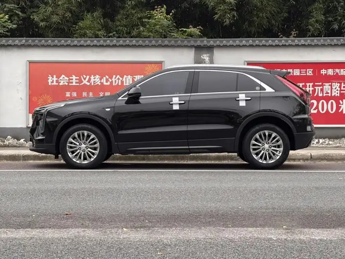 Cadillac XT4 2024 Model Facelift 28T 2WD Luxury Model