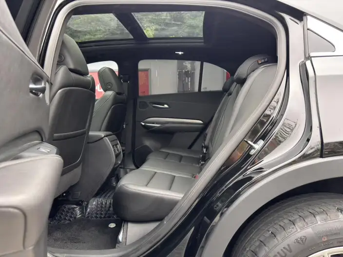 Cadillac XT4 2024 Model Facelift 28T 2WD Luxury Model – фото 9
