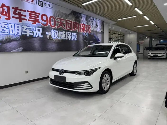 Volkswagen Golf 2023 Model 200TSI DSG