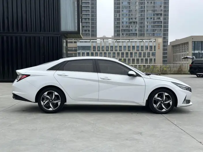 Hyundai Ioniq 2022 Model 1.5L CVT LUX Premium Edition – фото 8