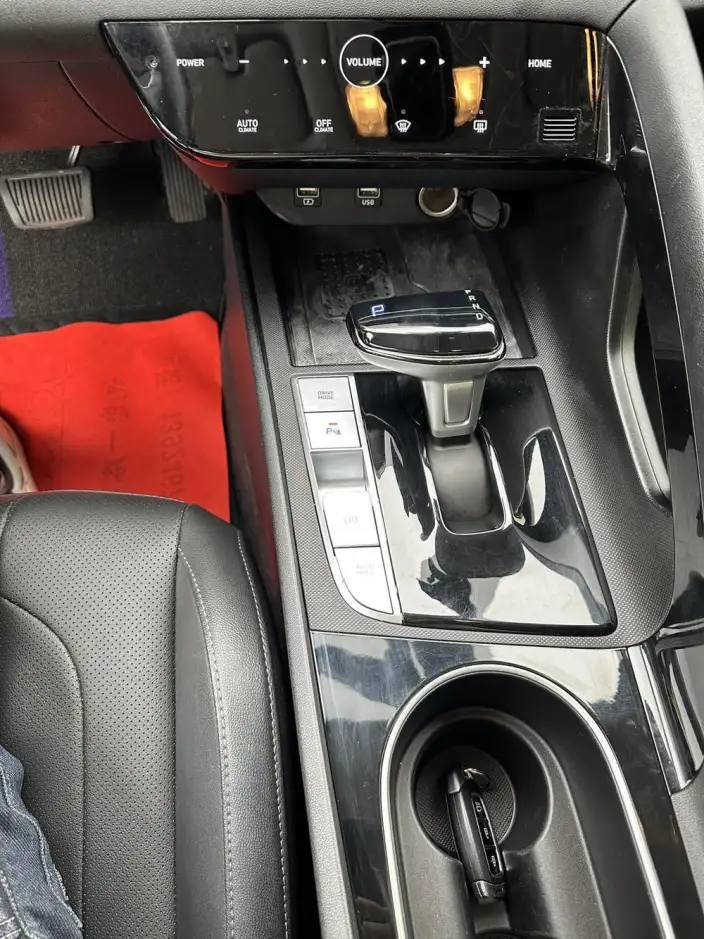 Hyundai Ioniq 2022 Model 1.5L CVT LUX Premium Edition – фото 9