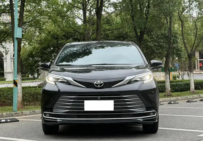 Toyota Sienna 2026 Model Hybrid 2.5L 4WD Premium Edition