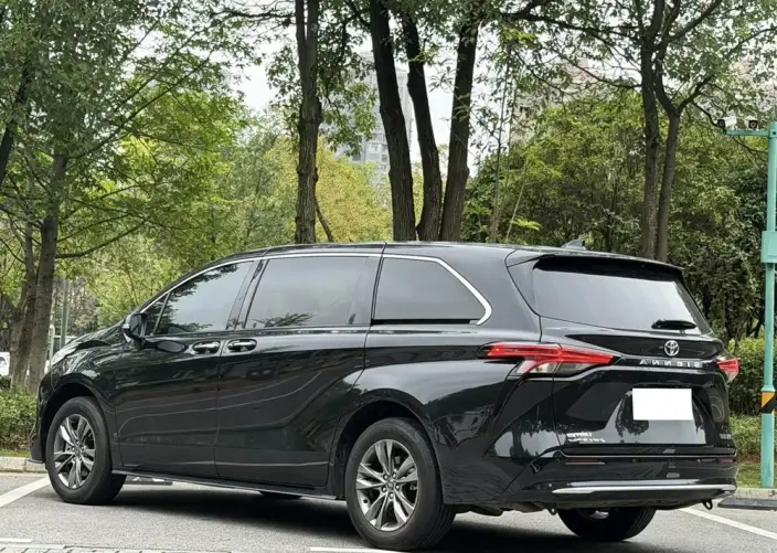 Toyota Sienna 2026 Model Hybrid 2.5L 4WD Premium Edition
