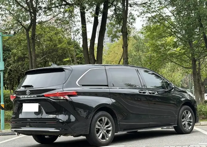Toyota Sienna 2026 Model Hybrid 2.5L 4WD Premium Edition – фото 6
