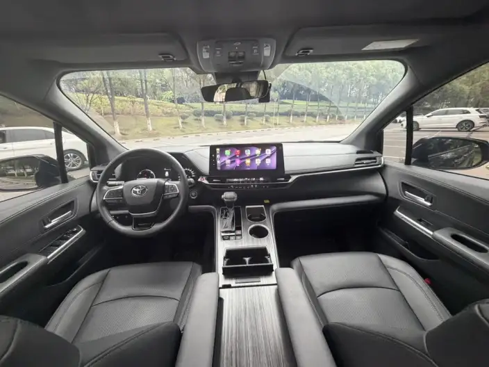 Toyota Sienna 2026 Model Hybrid 2.5L 4WD Premium Edition – фото 9