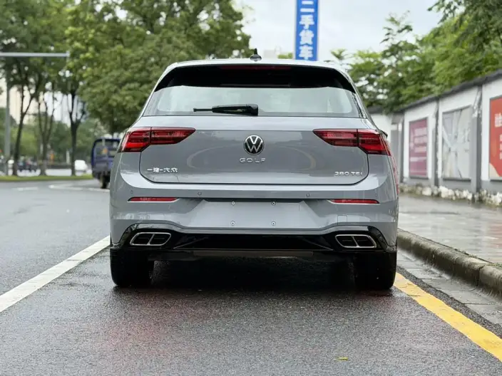 Volkswagen Golf 2023 Model 280TSI DSG R-Line Lite – фото 6