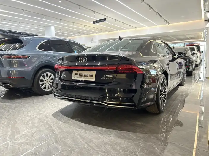Audi A7 L 2025 Model 45 TFSI Luxury Model – фото 6