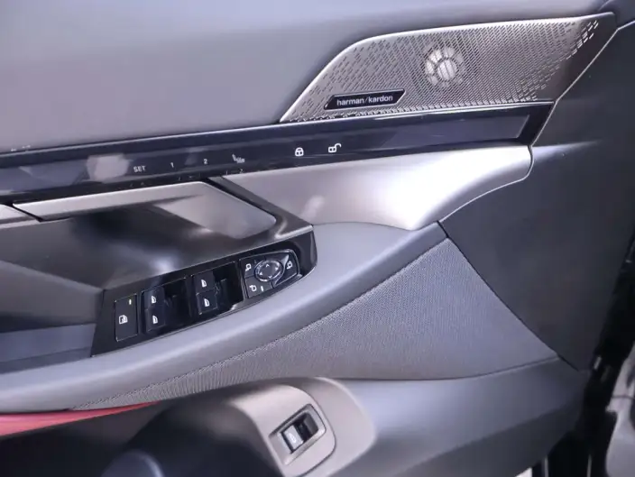 BMW 5 Series 2026 Model 530Li Leading Model M Sports Set – фото 9