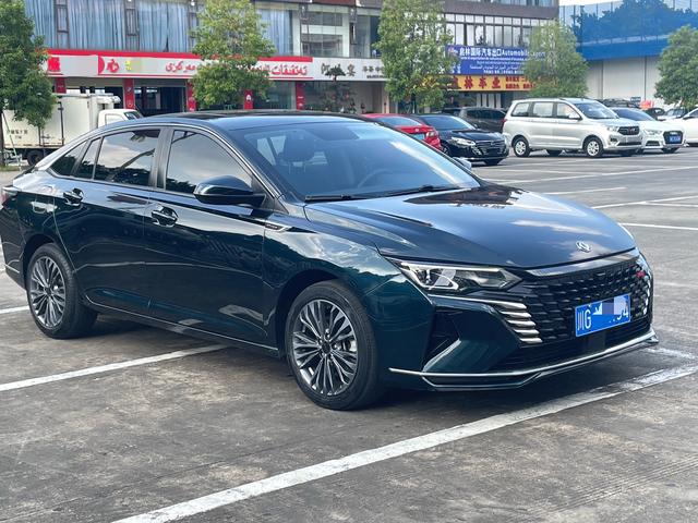 Yixuan MAX 2022 1.5T Super Cool Dad Edition – фото 3