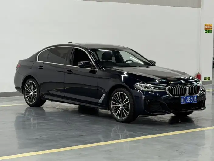 BMW 5 Series 2022 Model 530Li Leading Model M Sports Set – фото 3