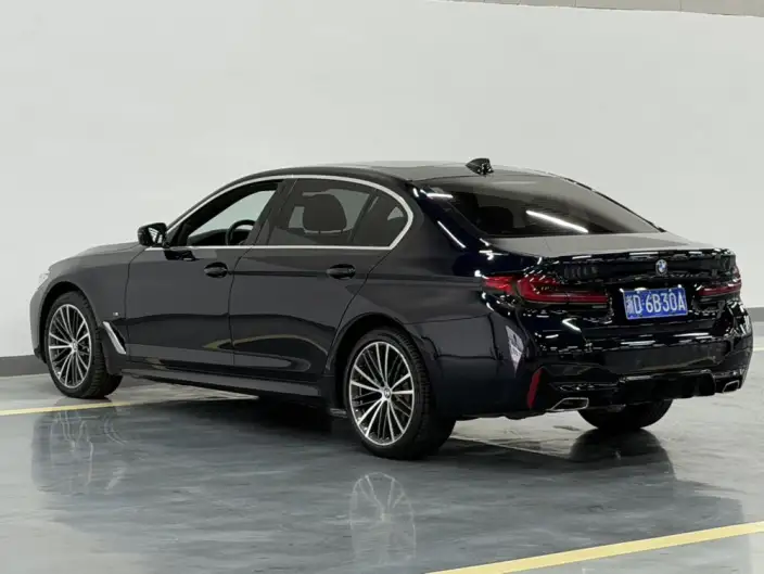BMW 5 Series 2022 Model 530Li Leading Model M Sports Set – фото 4