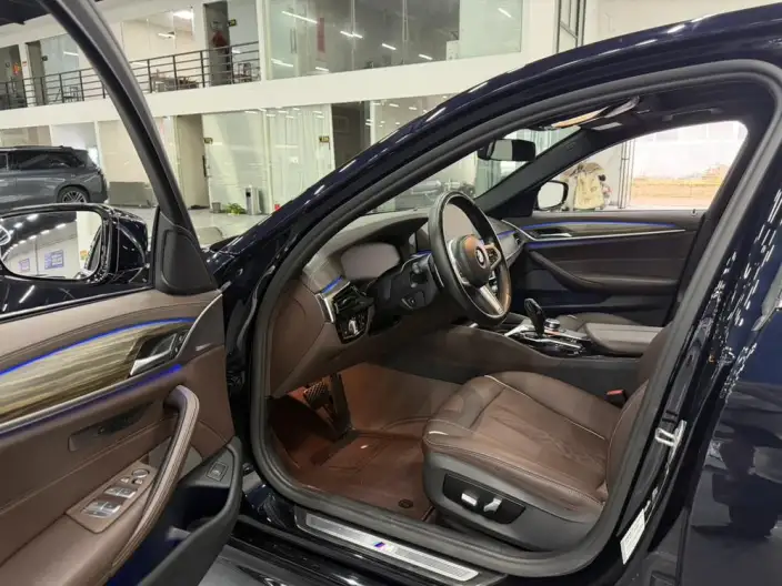 BMW 5 Series 2022 Model 530Li Leading Model M Sports Set – фото 8